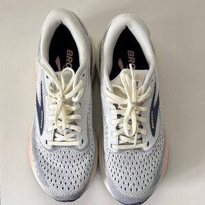 Brooks Women's White and Blue Athletic Shoes